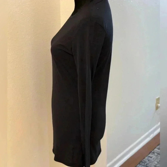 Under Armour Semi Fitted Long Sleeve Heat Gear Shirt - Picture 2 of 5